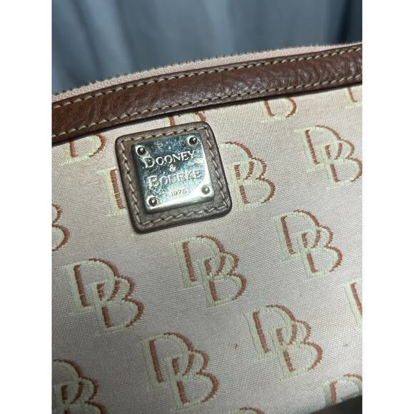 Vtg Y2K Dooney & Bourke Greta Logo Clutch Wristlet canvas leather Monogram Icon - Picture 4 of 11